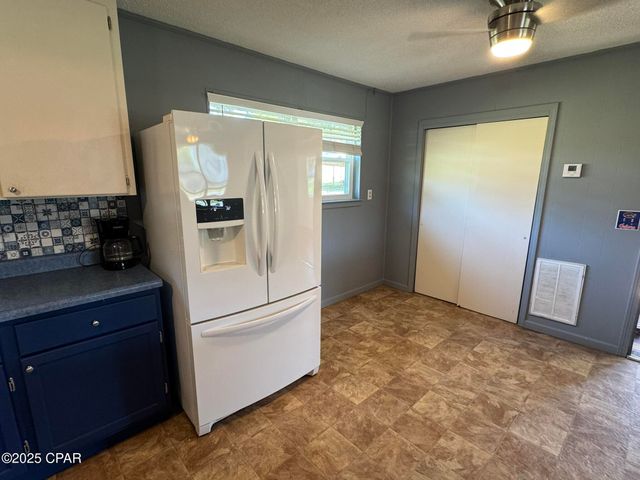 8126 Adams Street, Sneads, FL 32460