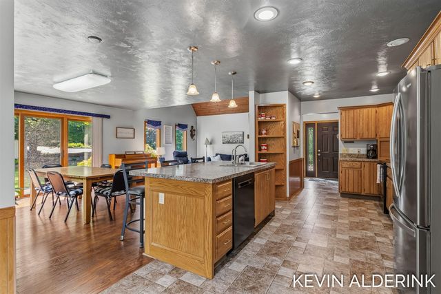 8959 Ottogan Street, Holland, MI 49423