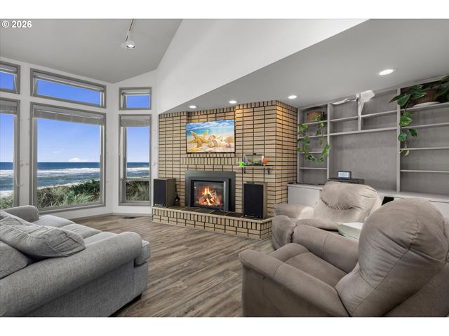 275 SALISHAN Dr, Gleneden Beach, OR 97388