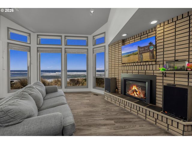 275 SALISHAN Dr, Gleneden Beach, OR 97388