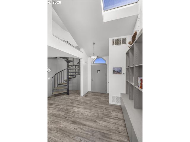 275 SALISHAN Dr, Gleneden Beach, OR 97388