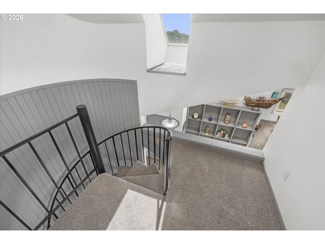 275 SALISHAN Dr, Gleneden Beach, OR 97388