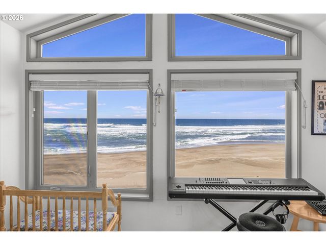 275 SALISHAN Dr, Gleneden Beach, OR 97388