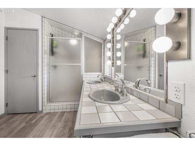 275 SALISHAN Dr, Gleneden Beach, OR 97388