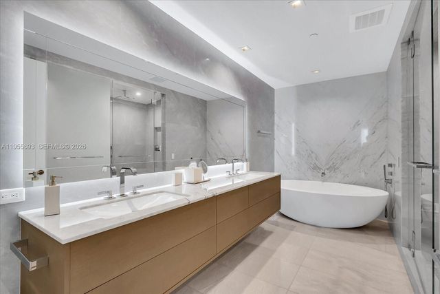 18501 Collins Ave 704, Sunny Isles Beach, FL 33160