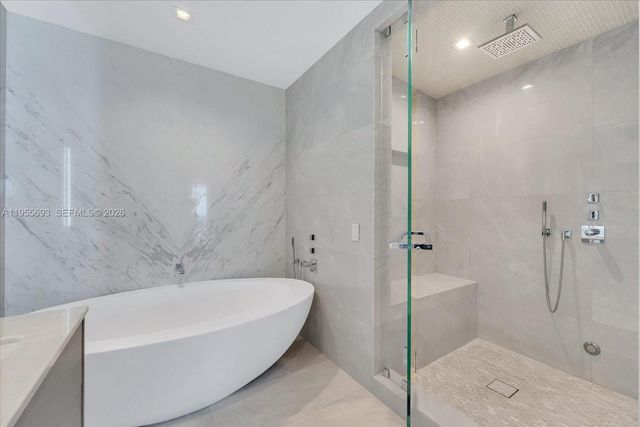 18501 Collins Ave 704, Sunny Isles Beach, FL 33160