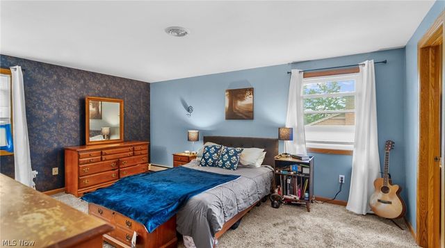 8524 Sleepy Hollow Drive NE, Howland, OH 44484