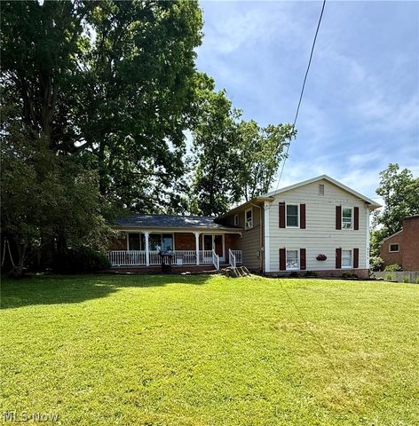 8524 Sleepy Hollow Drive NE, Howland, OH 44484