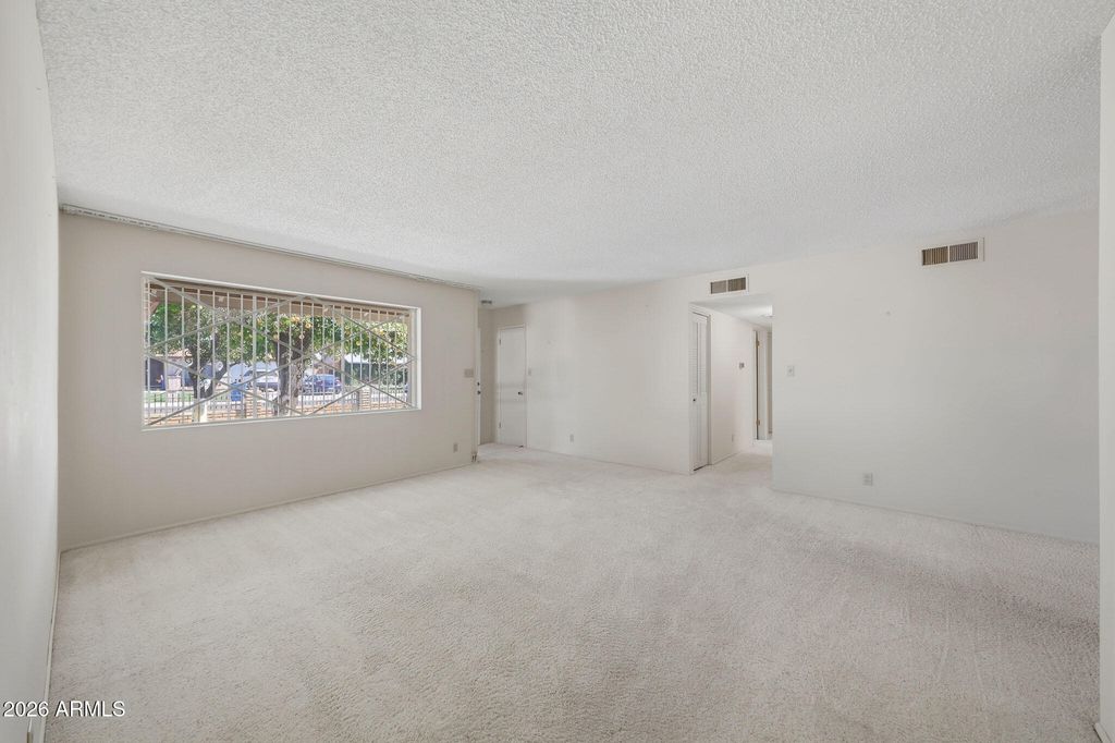 Image 18 of property listing at 6708 N 41ST Lane, Phoenix, AZ 85019