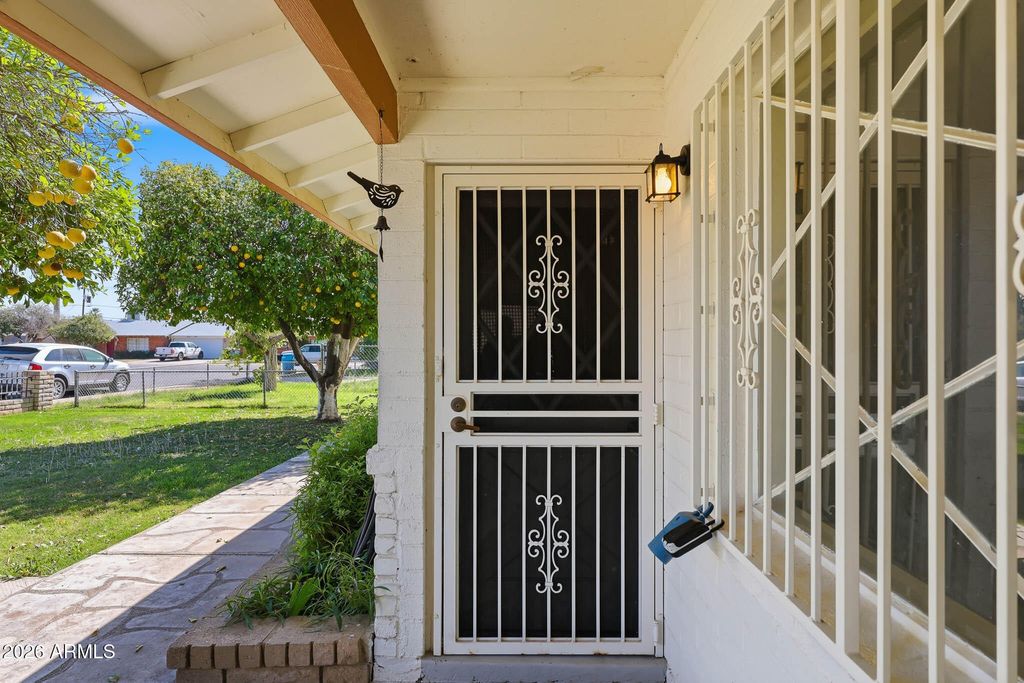 Image 2 of property listing at 6708 N 41ST Lane, Phoenix, AZ 85019