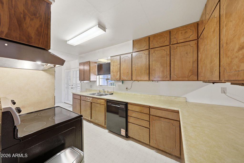 Image 7 of property listing at 6708 N 41ST Lane, Phoenix, AZ 85019