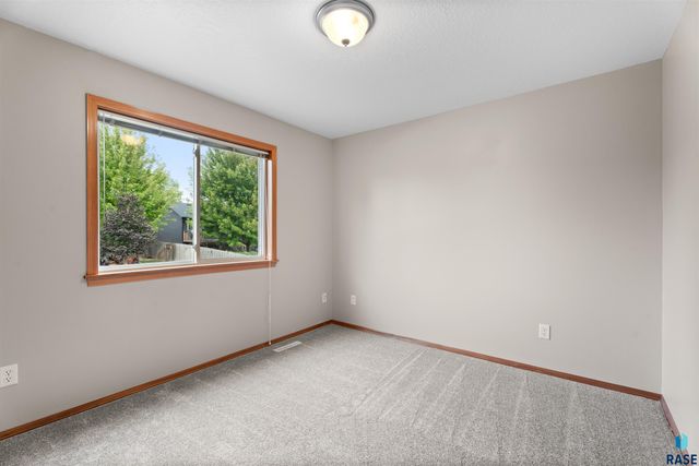 5209 S Mayo Ave Avenue, Sioux Falls, SD 57106