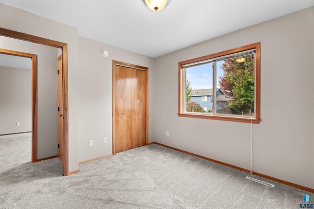 5209 S Mayo Ave Avenue, Sioux Falls, SD 57106