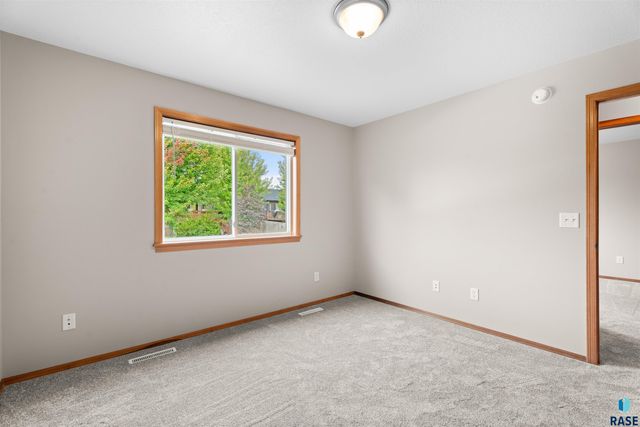 5209 S Mayo Ave Avenue, Sioux Falls, SD 57106