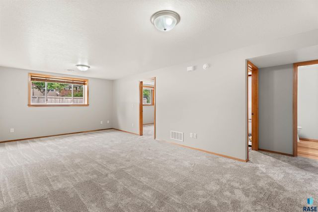 5209 S Mayo Ave Avenue, Sioux Falls, SD 57106