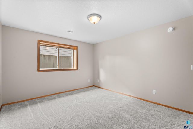 5209 S Mayo Ave Avenue, Sioux Falls, SD 57106