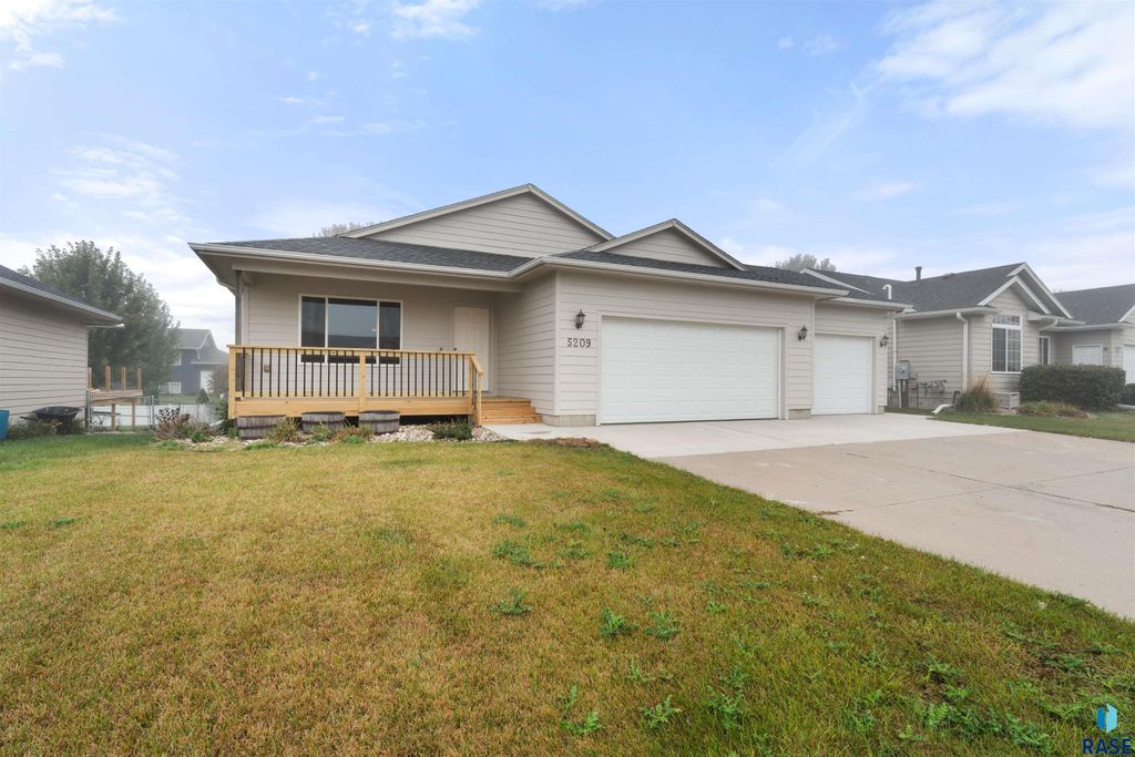 5209 S Mayo Ave Avenue, Sioux Falls, SD 57106