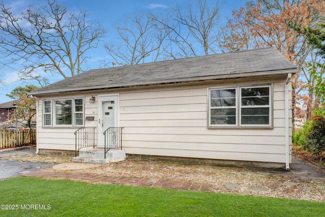 21 N Raleigh Road, Brick, NJ 08723