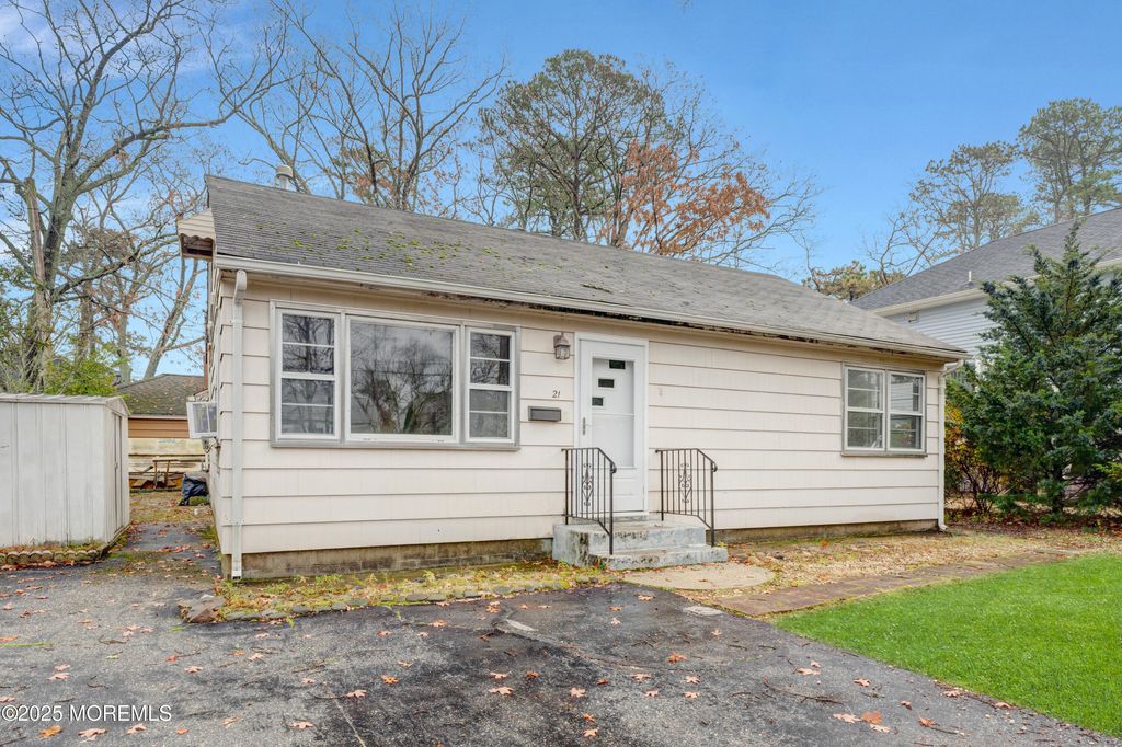 21 N Raleigh Road, Brick, NJ 08723