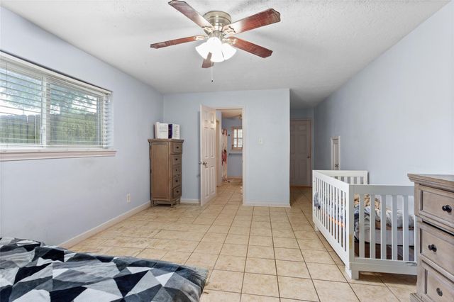 5000 Cedar Creek Drive, Dickinson, TX 77539