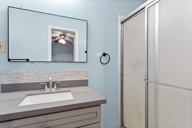 5000 Cedar Creek Drive, Dickinson, TX 77539