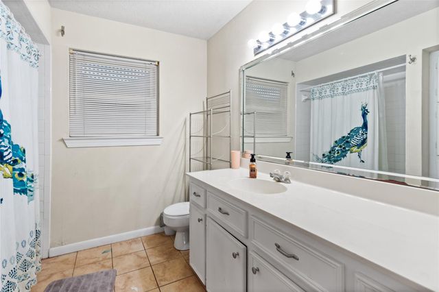 5000 Cedar Creek Drive, Dickinson, TX 77539