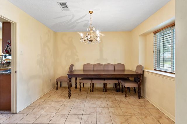 5000 Cedar Creek Drive, Dickinson, TX 77539