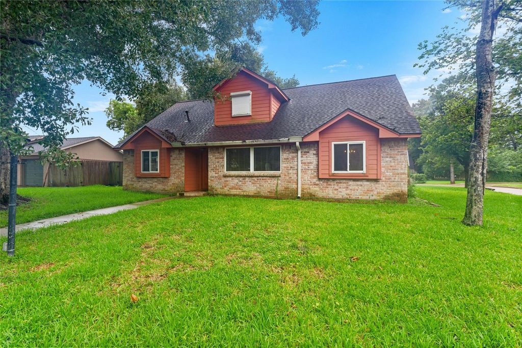 5000 Cedar Creek Drive, Dickinson, TX 77539