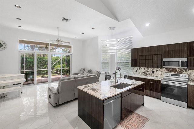7087 NW 78th Place, Parkland, FL 33067