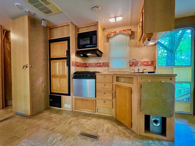 28 11th Street, Ellijay, GA 30540