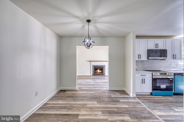 15 HAZEL DR, Manchester, PA 17345