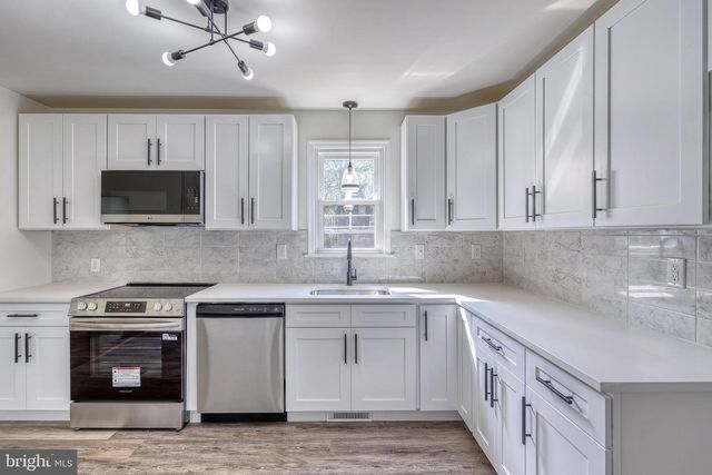 15 HAZEL DR, Manchester, PA 17345
