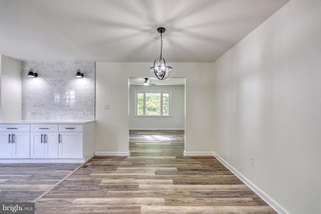 15 HAZEL DR, Manchester, PA 17345