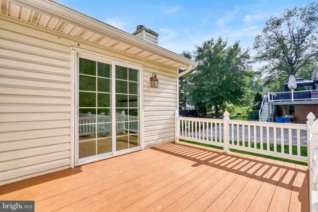 15 HAZEL DR, Manchester, PA 17345