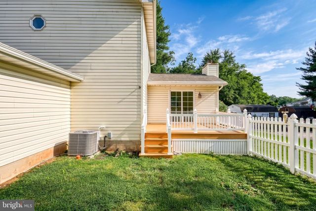 15 HAZEL DR, Manchester, PA 17345