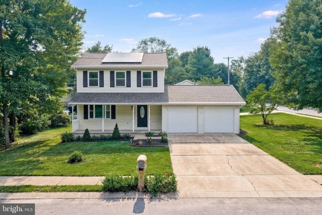 15 HAZEL DR, Manchester, PA 17345