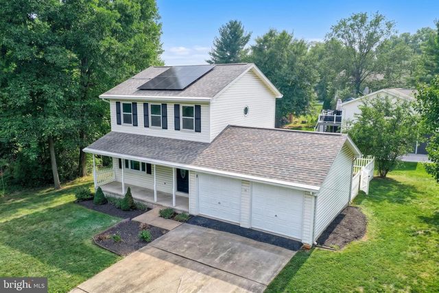 15 HAZEL DR, Manchester, PA 17345