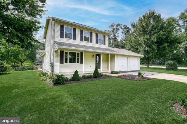 15 HAZEL DR, Manchester, PA 17345