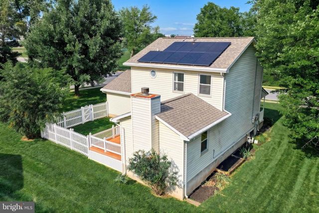 15 HAZEL DR, Manchester, PA 17345
