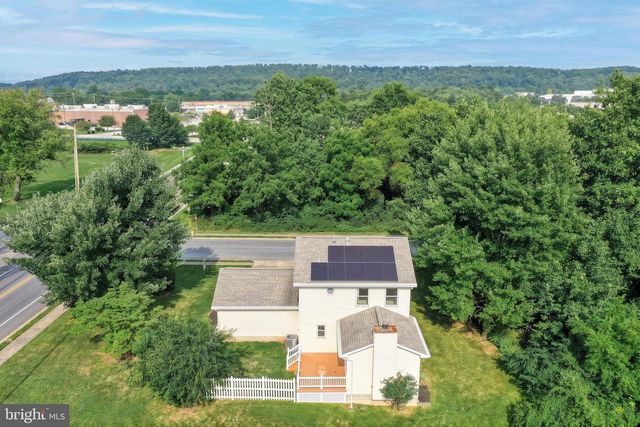 15 HAZEL DR, Manchester, PA 17345