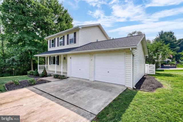 15 HAZEL DR, Manchester, PA 17345