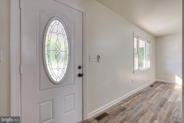 15 HAZEL DR, Manchester, PA 17345