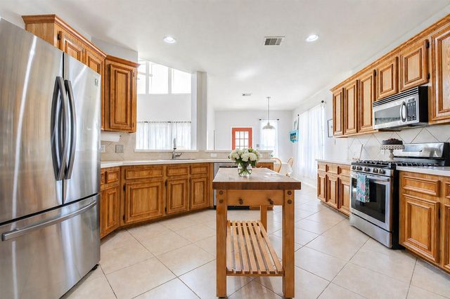 1919 Farmers Creek Drive, Richmond, TX 77406