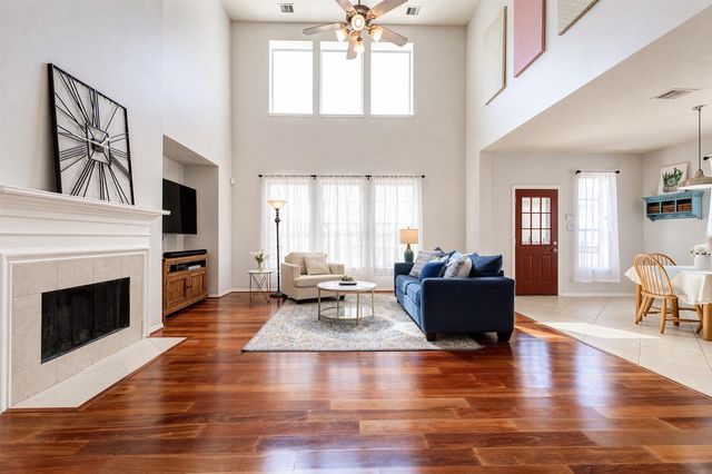 1919 Farmers Creek Drive, Richmond, TX 77406