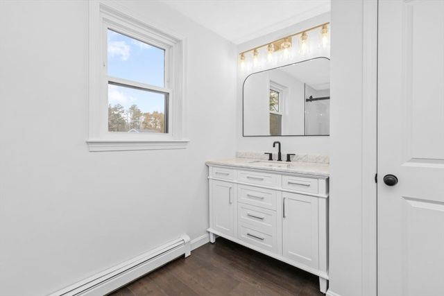 2 Daniel Cir, Plymouth, MA 02360