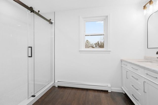 2 Daniel Cir, Plymouth, MA 02360