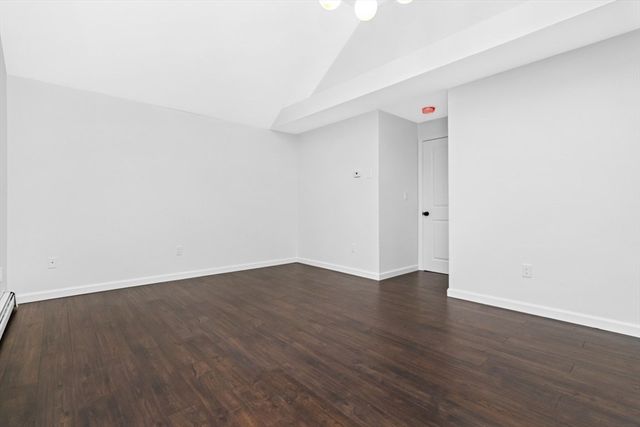 2 Daniel Cir, Plymouth, MA 02360