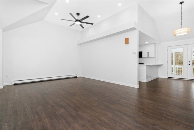 2 Daniel Cir, Plymouth, MA 02360