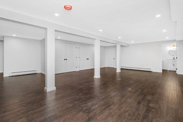 2 Daniel Cir, Plymouth, MA 02360