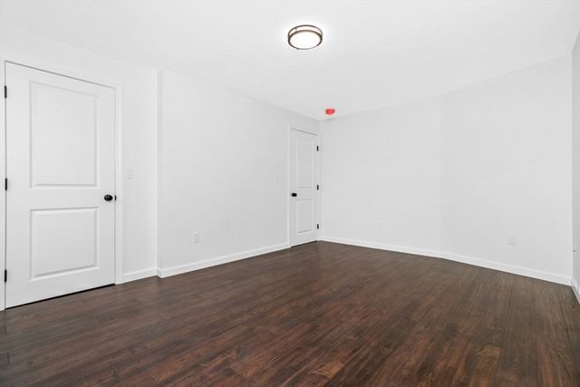 2 Daniel Cir, Plymouth, MA 02360